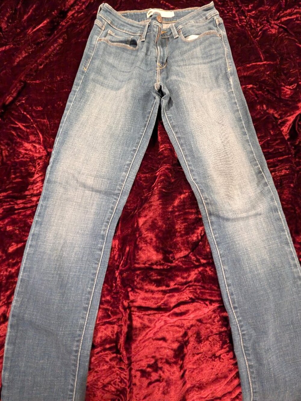 Levi’s Mid Rise Skinny Medium Wash Jeans Size 4